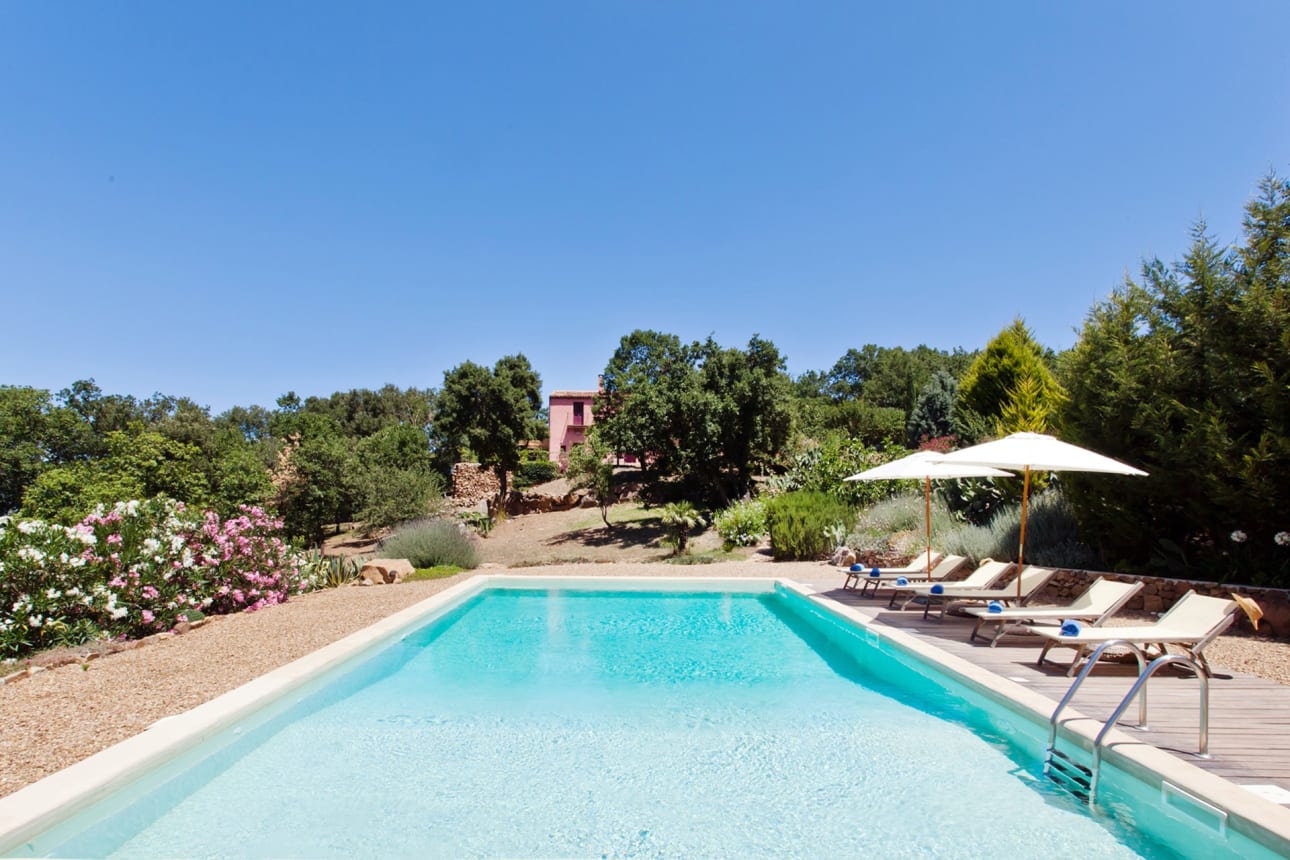 img:https://www.thethinkingtraveller.com/media/Blog%20Images/where%20to%20saty%20in%20Palermo/TTT_Sicily_Casa_Romito%20(16)_3_by_2.jpg